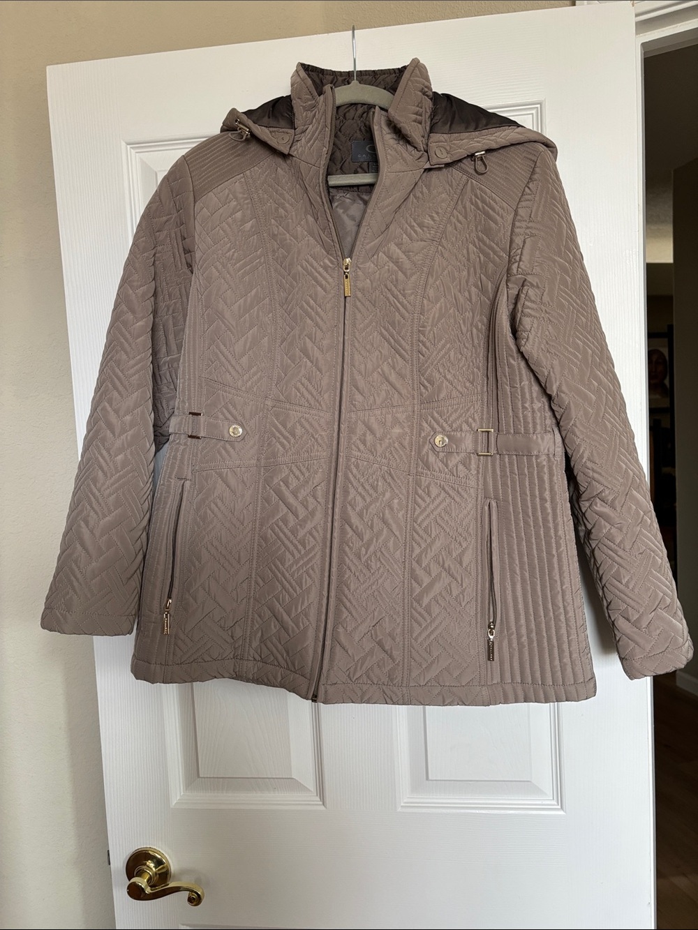 Gallery Quilted Hooded Jacket in Taupe